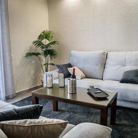 Turísticos El Altozano * Fuentes de León